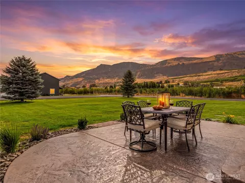 174 Sweetheart Ln, Malaga, WA 98828