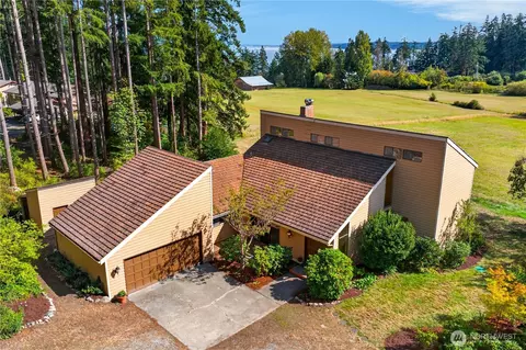 1950 Stick Point Ln, Oak Harbor, WA 98277