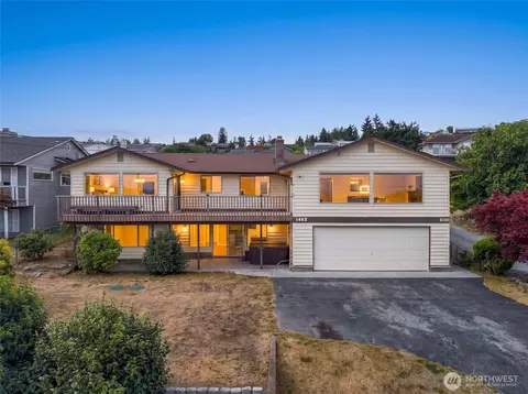 1462 SE Camano Dr, Camano Island, WA 98282