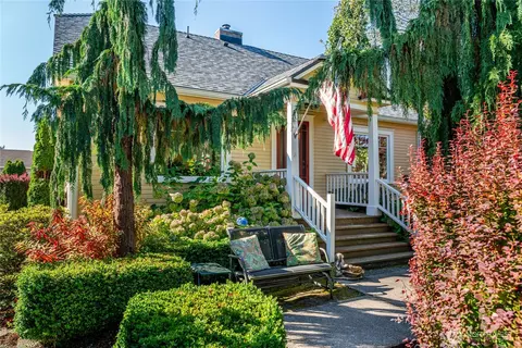 8012 Vernon Rd, Lake Stevens, WA 98258