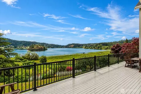 5663 S Campbell Lake Rd, Anacortes, WA 98221