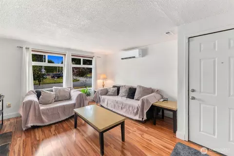 Living - 9001 E St, Tacoma, WA 98445 photo 1 of 4