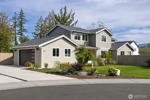 224 N 54th Pl, Mount Vernon, WA 98273