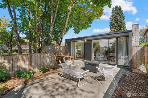 719 N 721 N 38th St, Seattle, WA 98103