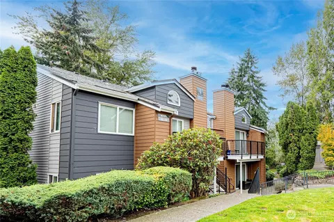 2609 S 272nd St #33, Kent, WA 98032