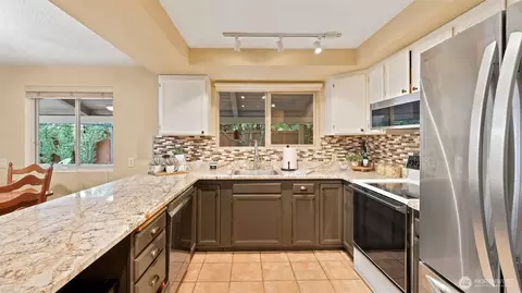 Kitchen - 17630 86th Ave NE, Bothell, WA 98011 photo 1 of 5