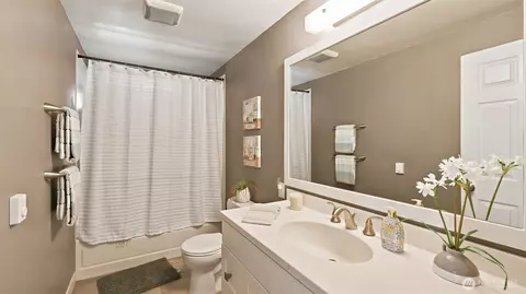 Bath - 17630 86th Ave NE, Bothell, WA 98011 photo 1 of 1