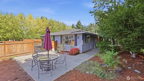 Exterior - 17630 86th Ave NE, Bothell, WA 98011 photo 2 of 14