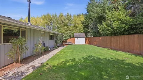 Exterior - 17630 86th Ave NE, Bothell, WA 98011 photo 11 of 14