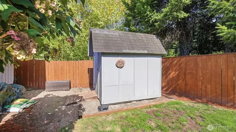 Exterior - 17630 86th Ave NE, Bothell, WA 98011 photo 13 of 14