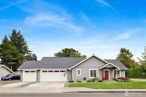 1200 W Park St, Lynden, WA 98264