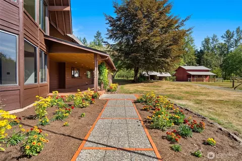 Exterior - 41328 305th Ave SE, Enumclaw, WA 98022 photo 10 of 11