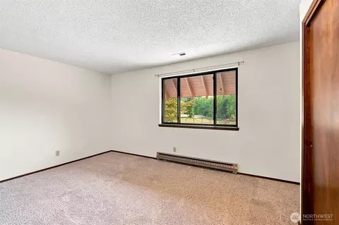 Bedroom - 41328 305th Ave SE, Enumclaw, WA 98022 photo 3 of 4