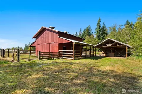 Exterior - 41328 305th Ave SE, Enumclaw, WA 98022 photo 6 of 11