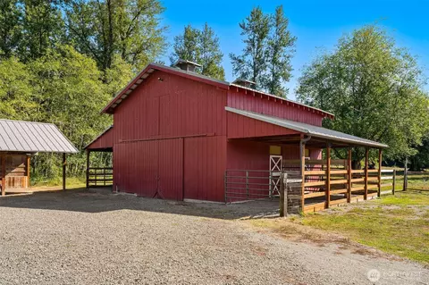 Exterior - 41328 305th Ave SE, Enumclaw, WA 98022 photo 7 of 11