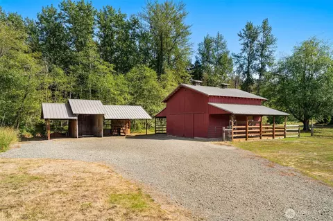 Exterior - 41328 305th Ave SE, Enumclaw, WA 98022 photo 5 of 11