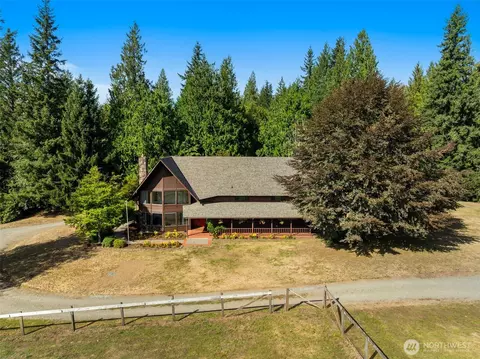 Exterior - 41328 305th Ave SE, Enumclaw, WA 98022 photo 3 of 11