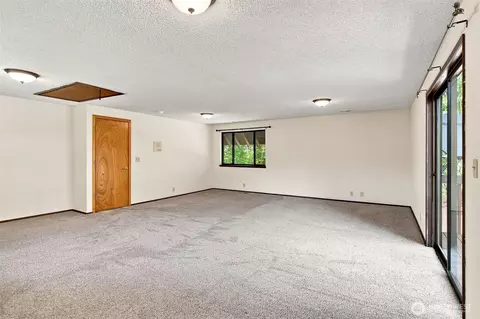 Living - 41328 305th Ave SE, Enumclaw, WA 98022 photo 5 of 5
