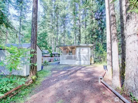 135 Schinn Canyon Cir, Deming, WA 98244