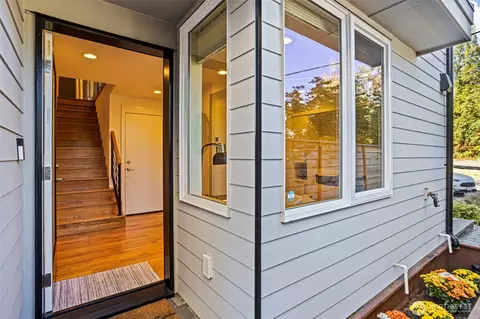 2314 Thorndyke Ave W #B, Seattle, WA 98199
