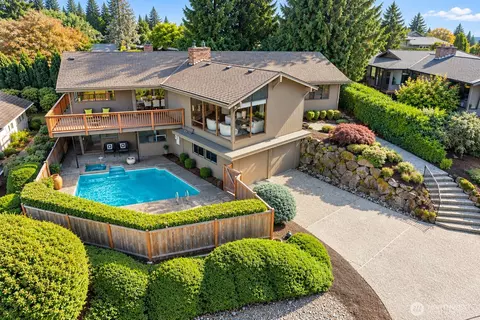 5802 111th Ave SE, Bellevue, WA 98006