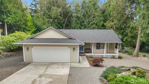 10 Clipper Ln, Port Ludlow, WA 98365