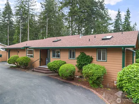 281 E Saint Andrews Dr, Shelton, WA 98584