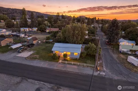 103 Electric Blvd, Electric City, WA 99123