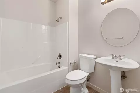 Bath - 21927 44th Dr SE, Bothell, WA 98021 photo 2 of 4