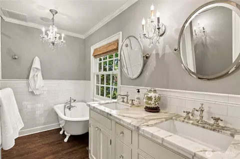 Bath - 621 34th Ave E, Seattle, WA 98112 photo 1 of 3