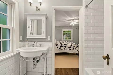 Bath - 621 34th Ave E, Seattle, WA 98112 photo 3 of 3
