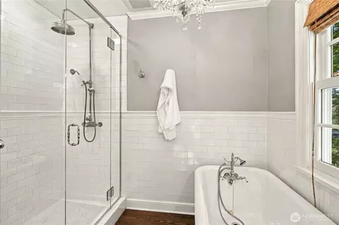 Bath - 621 34th Ave E, Seattle, WA 98112 photo 2 of 3