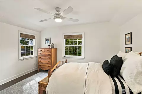 Bedroom - 621 34th Ave E, Seattle, WA 98112 photo 3 of 5