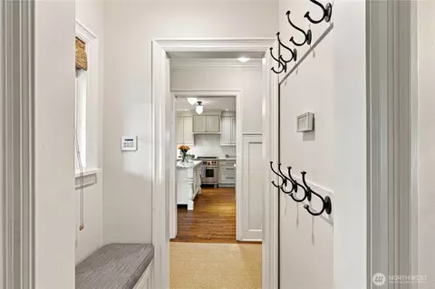 Entry Way - 621 34th Ave E, Seattle, WA 98112 photo 3 of 6