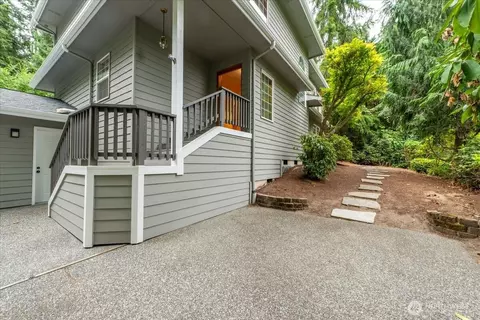 Exterior - 4901 Fowler Ave, Everett, WA 98203 photo 8 of 8