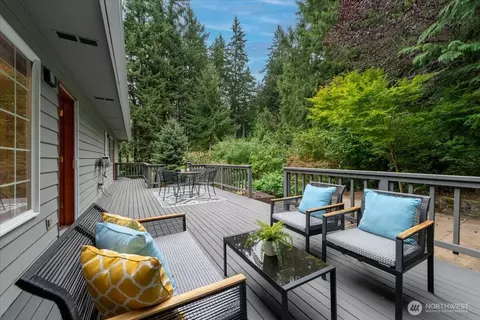 Exterior - 4901 Fowler Ave, Everett, WA 98203 photo 3 of 8