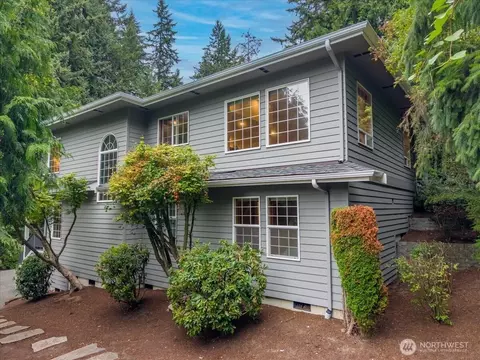 Exterior - 4901 Fowler Ave, Everett, WA 98203 photo 2 of 8