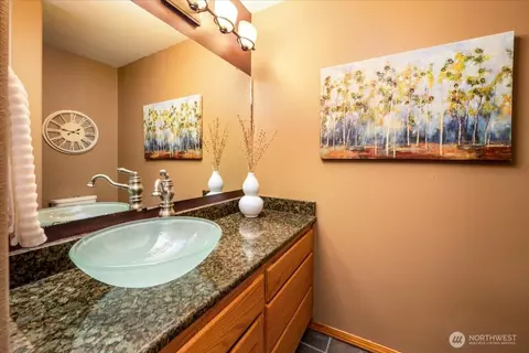 Bath - 4901 Fowler Ave, Everett, WA 98203 photo 8 of 8