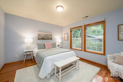 Bedroom - 4901 Fowler Ave, Everett, WA 98203 photo 3 of 5