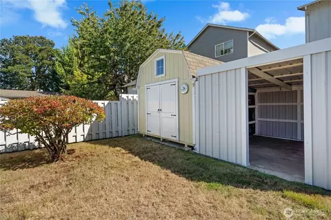 Exterior - 19421 Aurora Dr E, Spanaway, WA 98387 photo 5 of 10
