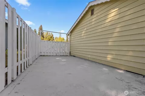 Exterior - 19421 Aurora Dr E, Spanaway, WA 98387 photo 7 of 10