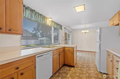 Kitchen - 19421 Aurora Dr E, Spanaway, WA 98387 photo 1 of 3