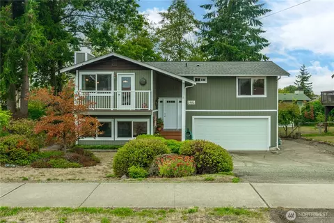 4984 31st St NE, Tacoma, WA 98422