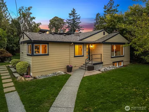 124 6th Ave, Kirkland, WA 98033