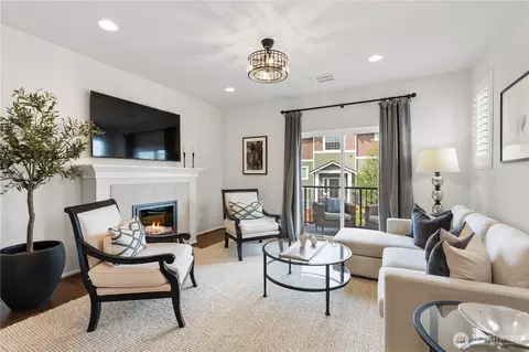 Living - 3439 30th Dr, Everett, WA 98201 photo 1 of 3
