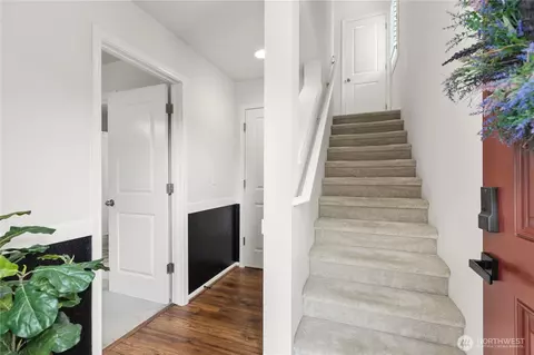 Entry Way - 3439 30th Dr, Everett, WA 98201 photo 1 of 1