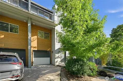 3014 NE 140th St #B, Seattle, WA 98125