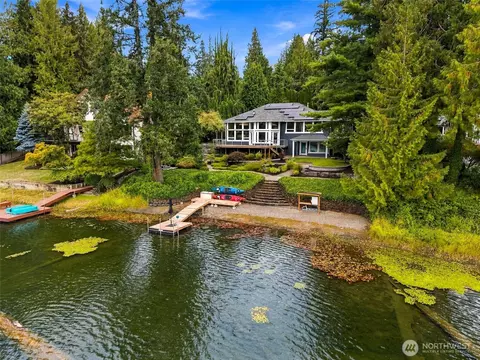 1537 Colonial Ct SW, Olympia, WA 98512