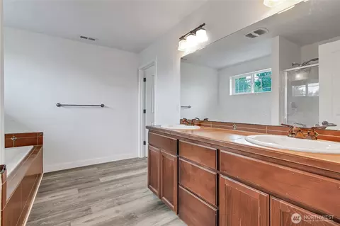 Bath - 20231 40th Ave E, Spanaway, WA 98387 photo 3 of 4