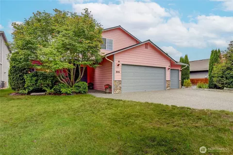 806 Darwins Way, Granite Falls, WA 98252